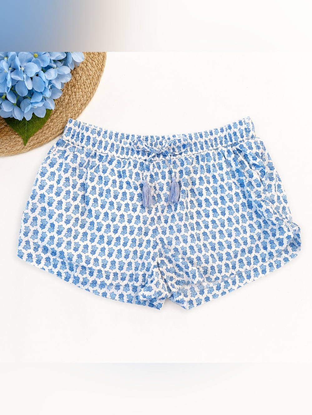 Vineyard Vines Blue Floral Tassel Pull-On Shorts | Size Large | 100% Cotton